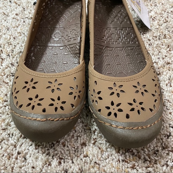 NWT. The Original Muk Luks - Picture 13 of 13